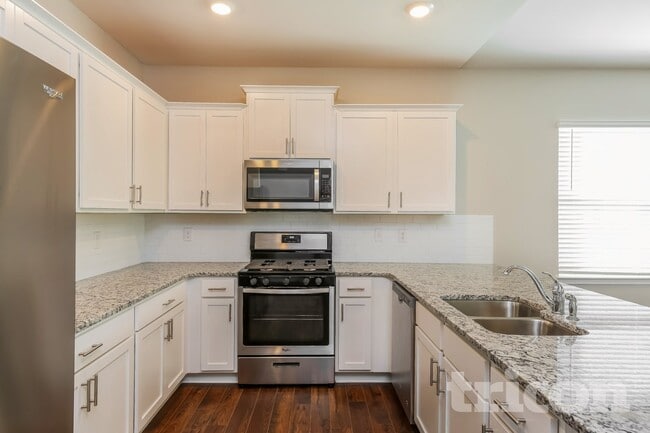Photo - 250 Fenwick Dr