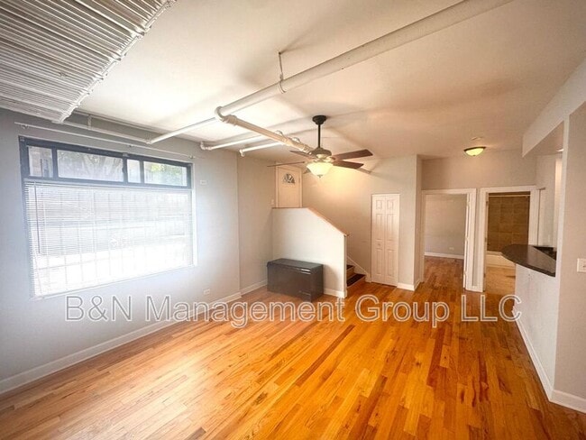 Photo - 910 W Oakdale Ave Unit GF