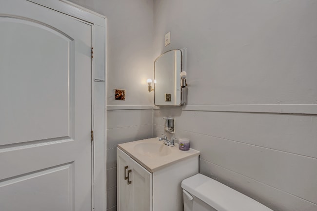 Building Photo - 127 Susquehanna Ave Unit 1r Rental