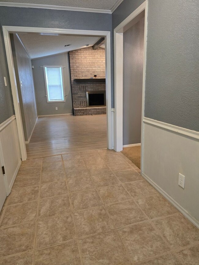 Photo - 3 bedroom 2 bath home with basement for lease