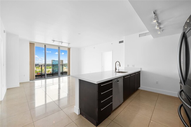 Photo - 90 SW 3rd St Unit 3305