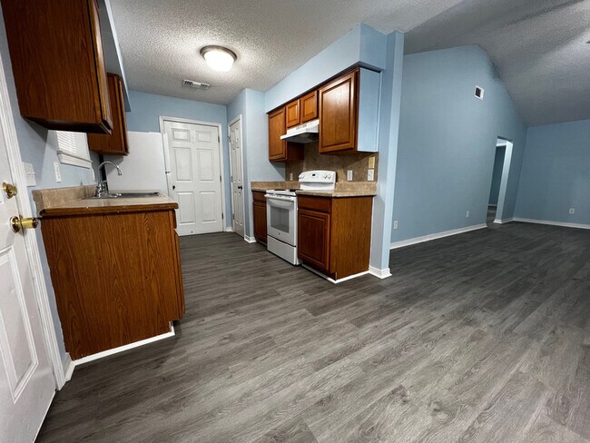 Photo - 2820 Pakenham Dr