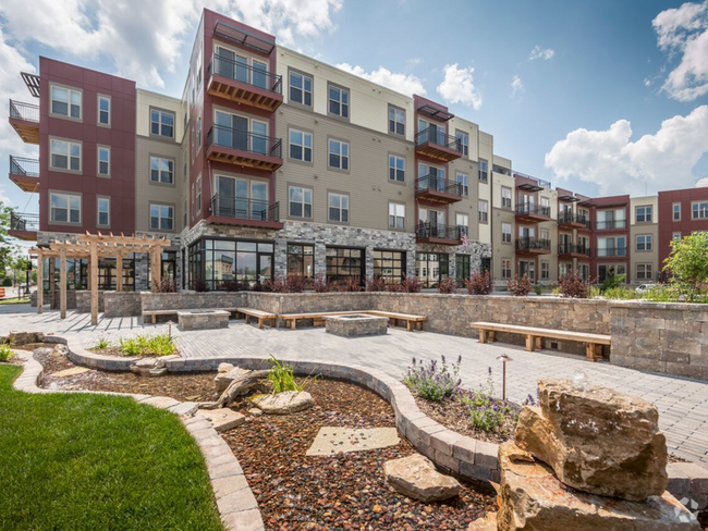 1505 Apartments Exterior View Day - 1505 Apartments + Townhomes