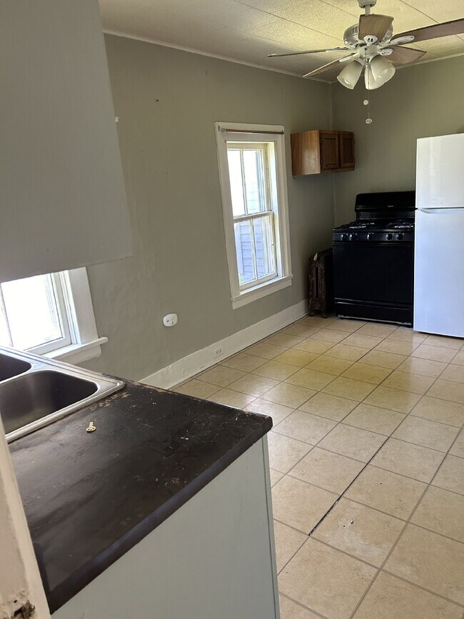Photo - 1 Bedroom Apartment in Caledonia - Available August 8th, 2026 Unit Apt 4