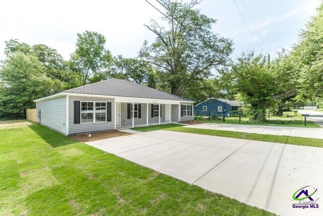 302 S 2nd St