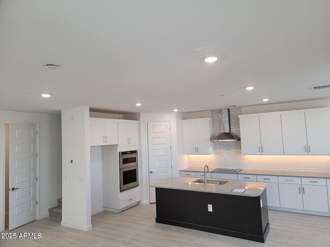 Photo - 9842 S 11th St