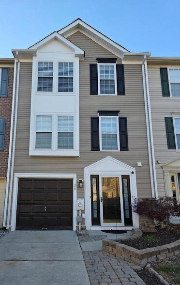 Building Photo - 20 Clemens Ln