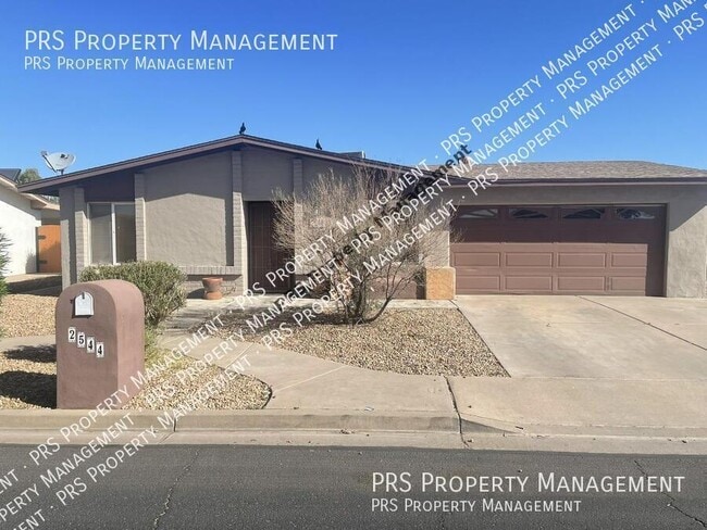 Building Photo - 2544 W Isabella Ave