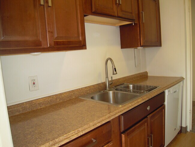 Photo - 11820 Edgewater Dr Unit 723