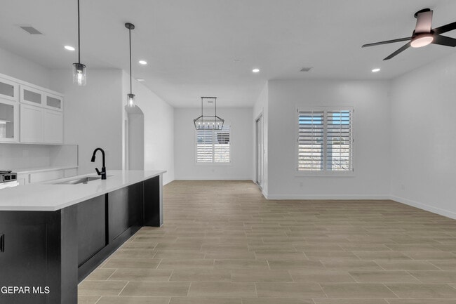 Photo - 15233 Expectation Ave