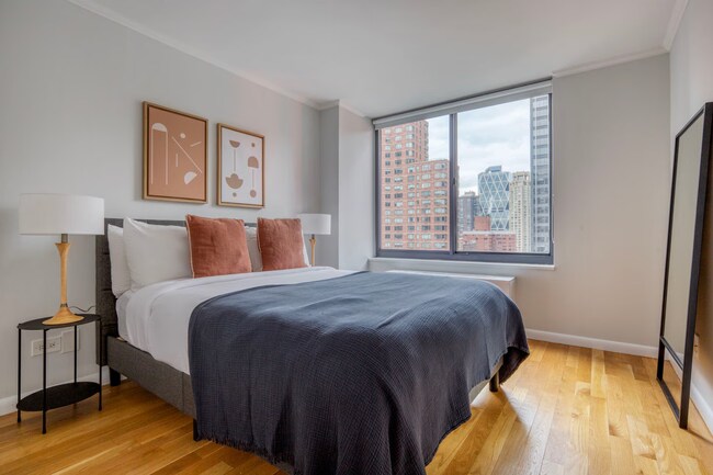 450 W 44th St Unidad 2A