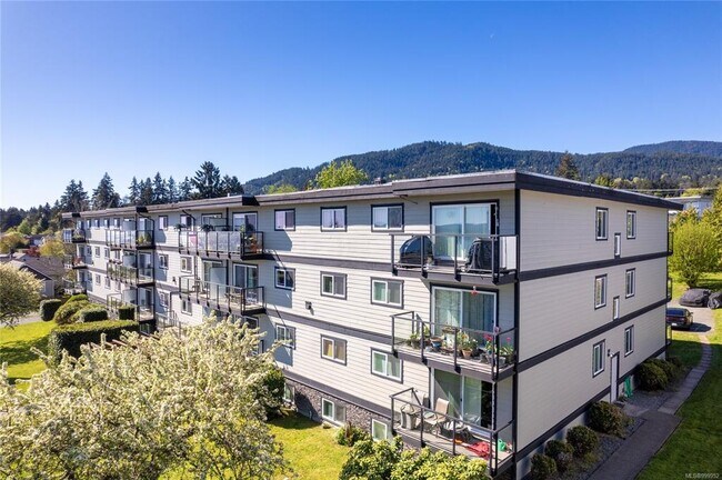 Photo - 218 Bayview Ave