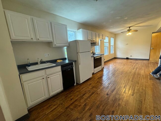 Photo - 840 Huntington Ave Unidad 2