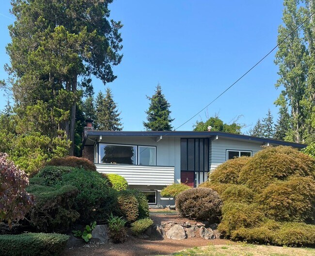 Photo - Bellevue Home