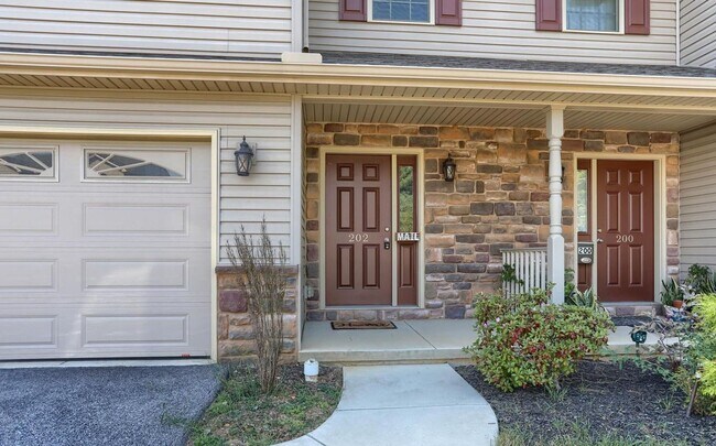 Photo - 202 Westhafer Ct.