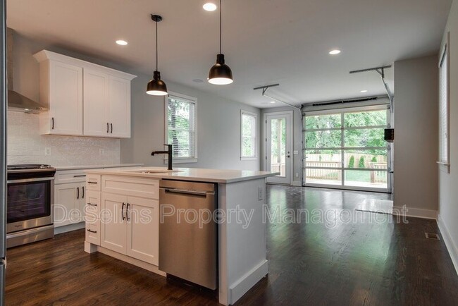 Photo - 2221B Winford Ave
