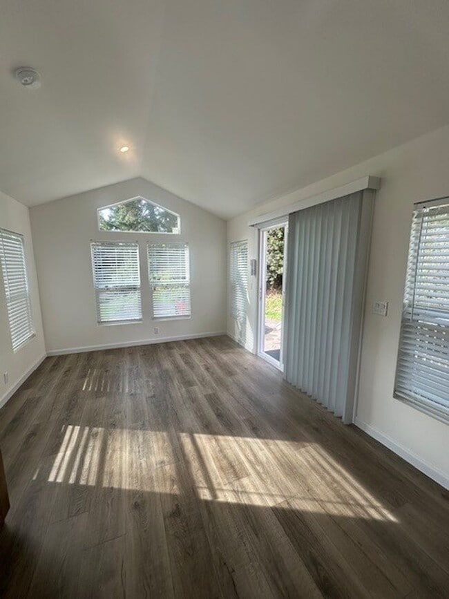 Photo - 16940 Ferry Creek Heights Rd Unidad rfe940