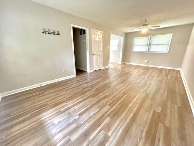 Photo - Newly Renovated 3 Bedroom Home!