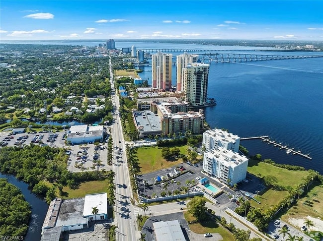 Building Photo - 2885 Palm Beach Blvd Rental