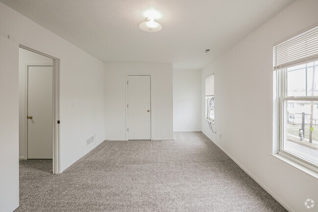 3BR, 1.5BA - 1100SF - Primary Bedroom