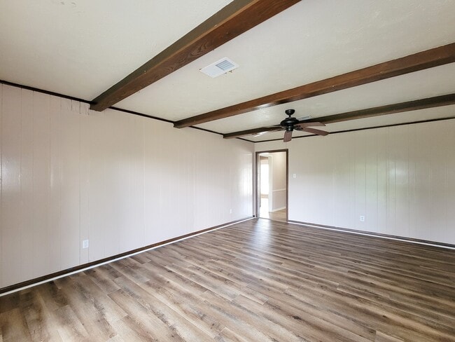 Building Photo - 2114 Yorktown Ct N