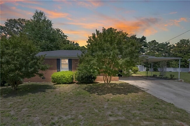 Building Photo - 2560 Pine Springs Dr Rental