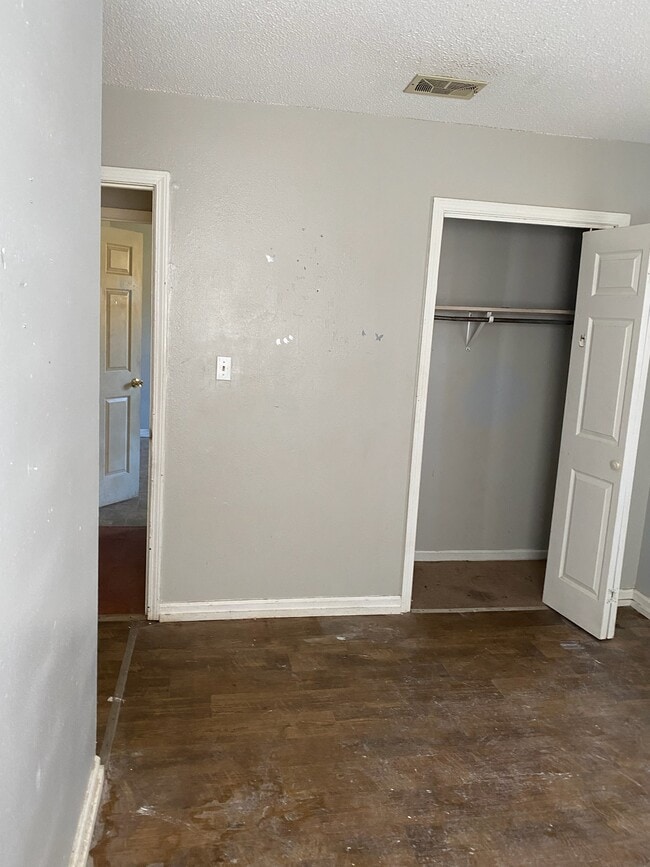 Photo - 214 Ashcroft Dr