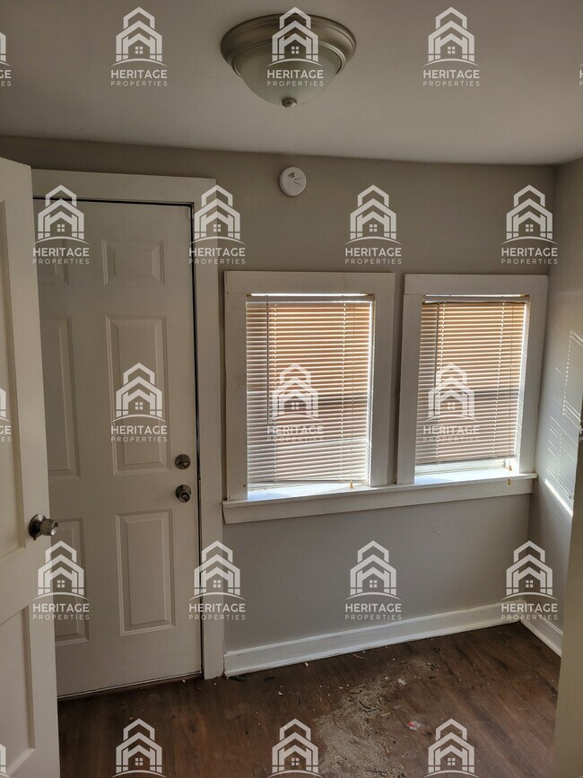 Photo - 5809 Kilpatrick Ave