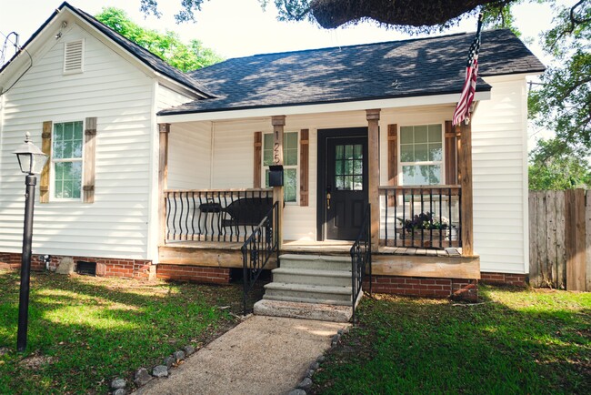 Photo - 125 East St