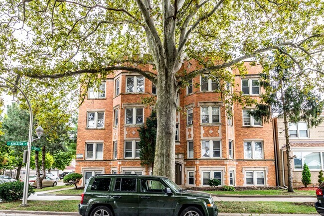 Photo - 8201-8205 S Kingston Ave 2539-2541 E 82nd Street Chicago, IL 60617