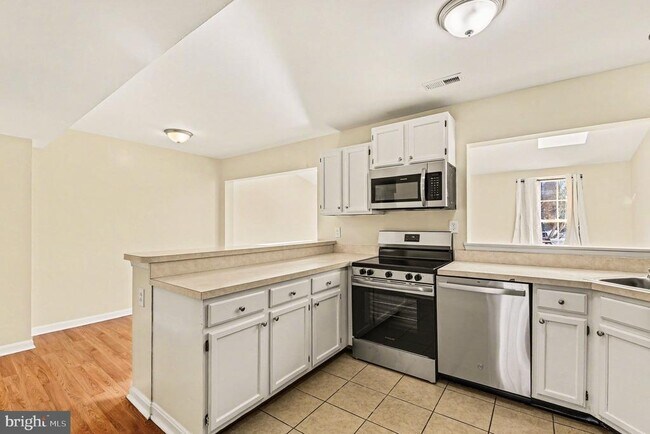 Photo - 718 Orley Pl