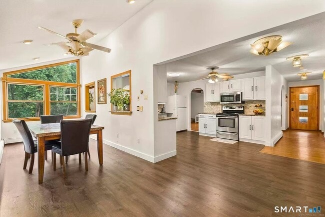 Photo - 668 Ellington Rd