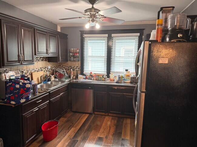 Photo - 359 Colvin Ave Unit Upper