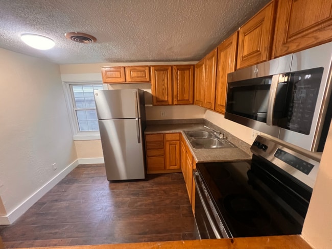 Photo - 114 Kibbey Ave Unit Apt C