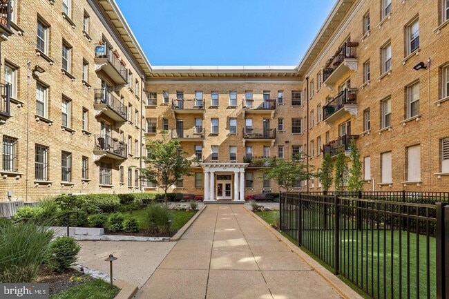 Building Photo - Beautiful One BR in Columbia Heights/Adams... Unit 316