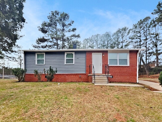 Building Photo - 406 Blair Villa Dr SE Rental