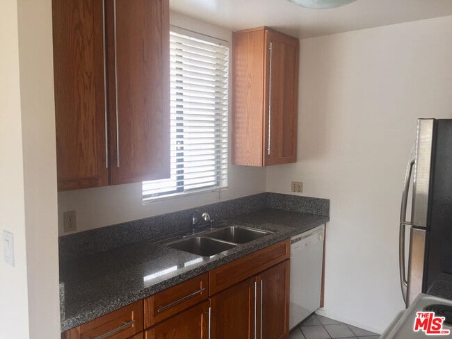 Photo - 11743 Darlington Ave Unit 9
