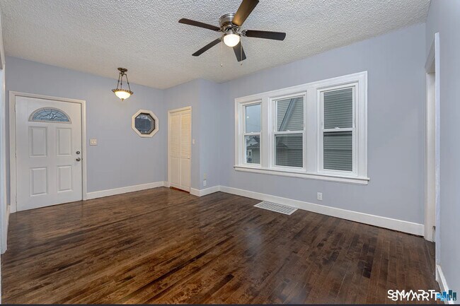 Photo - 87 Melrose Ave