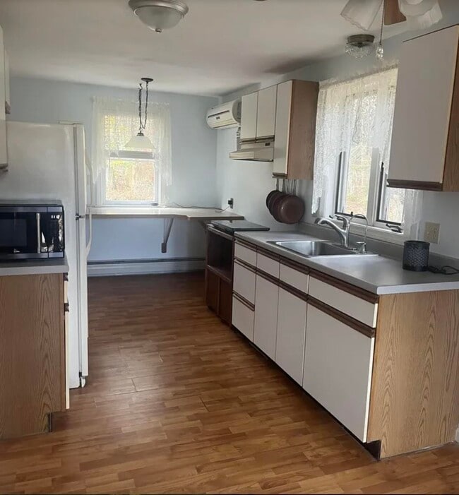 Photo - 208 Long Pond Rd