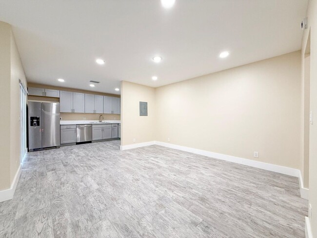 Photo - 1759 N Congress Ave