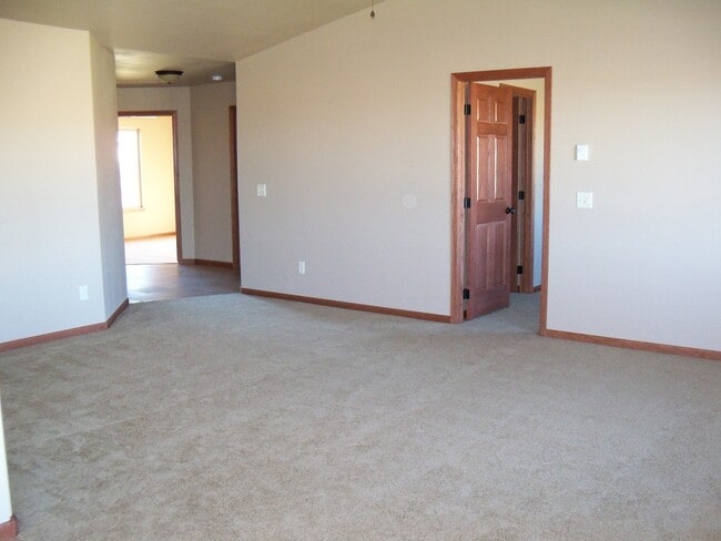 Photo - 2 BED | 2 BATH | DOUBLE GARAGE | TOWNHOME | SOUTH