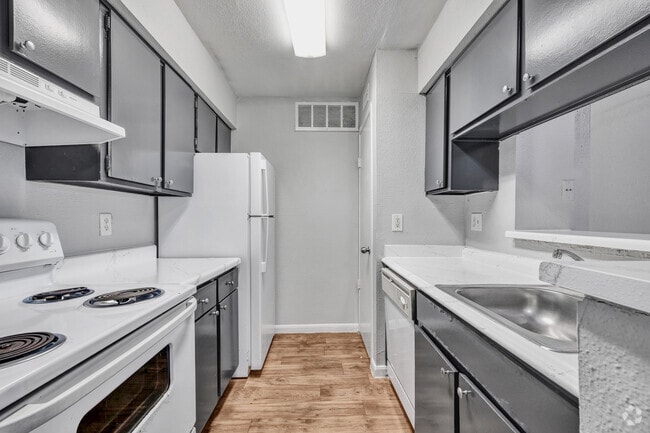 1BR, 1BA - 797SF - Kitchen
