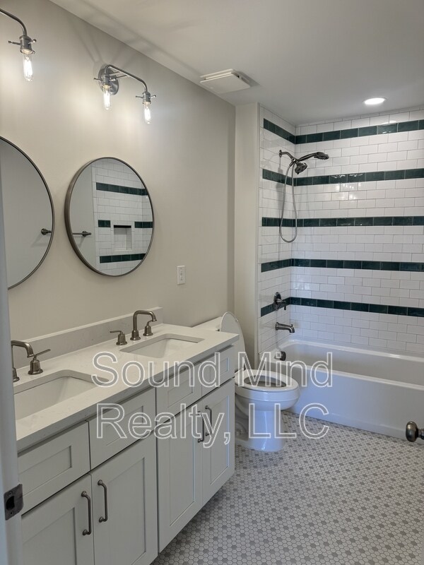 Photo - 204 Landmark Dr