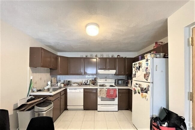 Building Photo - 6 McLean Pl Unit 5 Rental