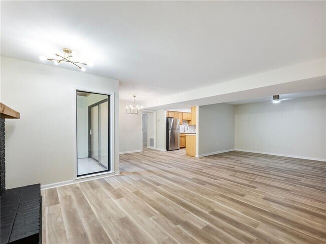 Photo - 605 Candler St Unidad C2