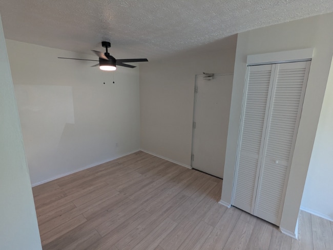 Photo - 20-60-60 S Linden Rd Unidad 20-60 S Linden Rd