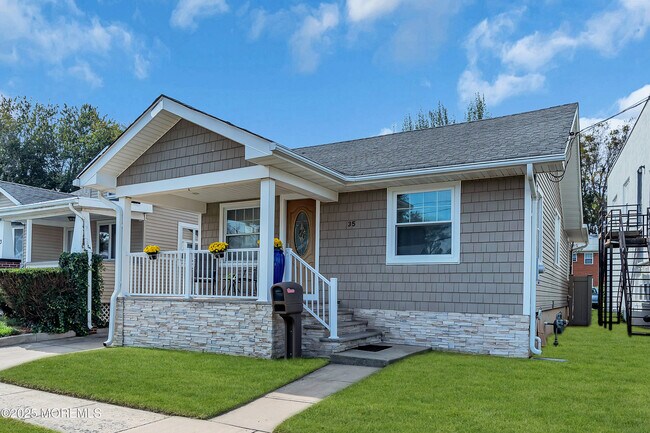 Photo - 35 Lipman Pl