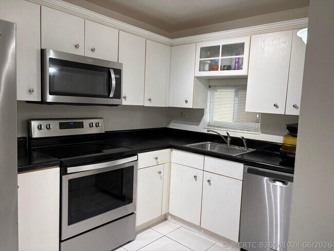 9820 S Hollybrook Lake Dr Unit 110