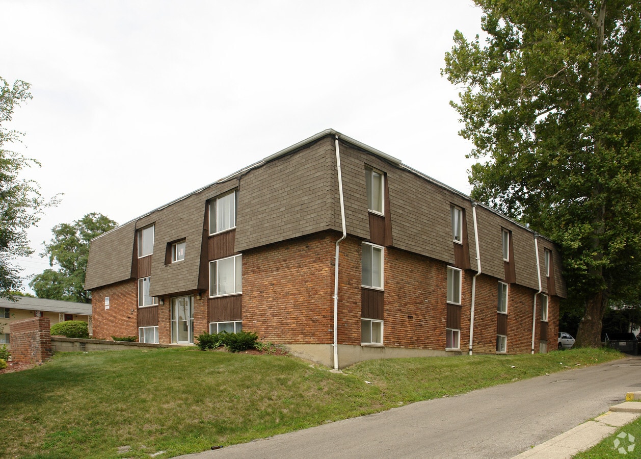 Photo - 130 E Woodruff Ave Apartments