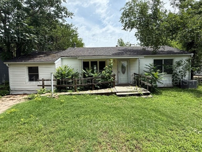$1050 - 3 bedroom / 1 bathroom - Single Fa... - $1050 - 3 bedroom / 1 bathroom - Single Fa... Casa